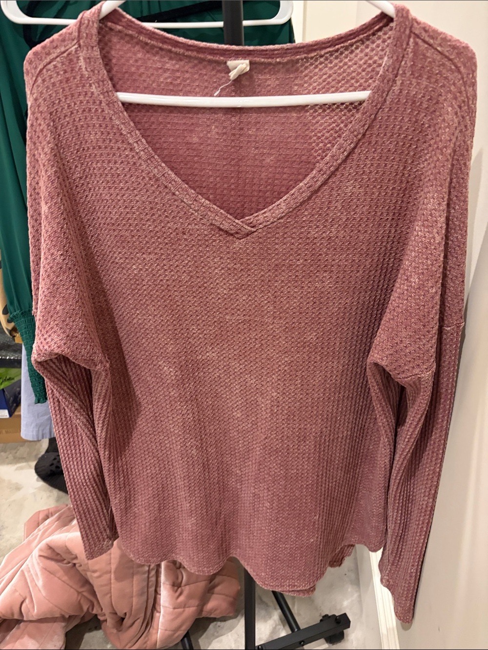 Women's Mauve V‑Neck Knit Sweater